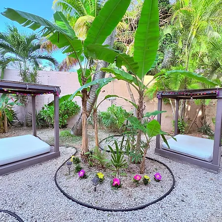 Beautiful Dbl Bed Suite In The Heart Of Pdc