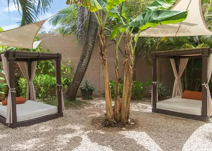Beautiful Dbl Bed In The Heart Of Pdc *