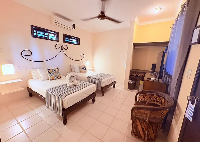 Beautiful Dbl Bed In The Heart Of Pdc * Playa del Carmen