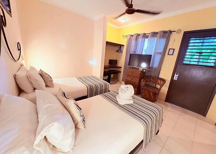 Beautiful Dbl Bed In The Heart Of Pdc